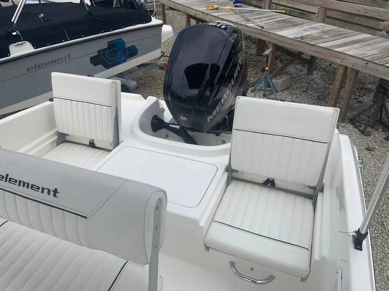 Slide: The Image of Bayliner Element F18 2018 - 10