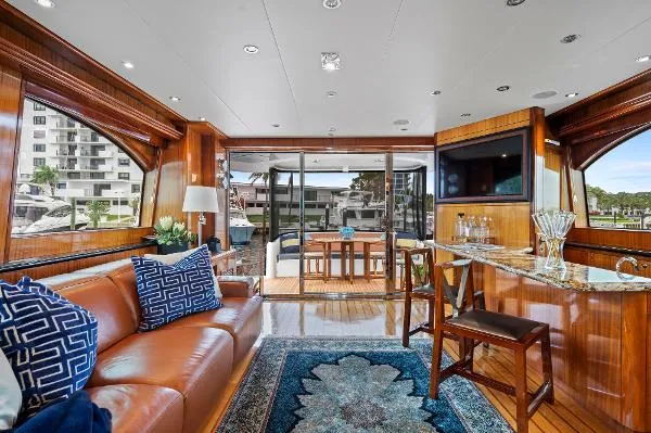 Slide: The Image of Hatteras 72 Motor Yacht 2008 - 8