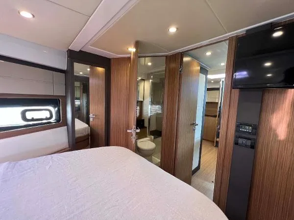 Slide: The Image of Azimut Atlantis 43 2016 - 10