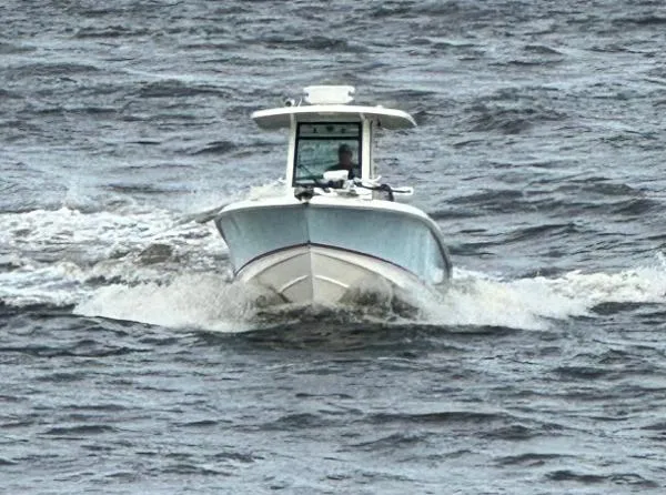Slide: The Image of Boston Whaler 250 Outrage 2022 - 11