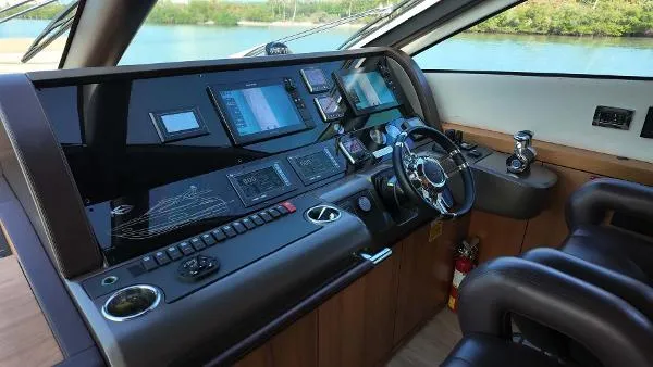 Slide: The Image of Sunseeker Manhattan 73 2014 - 4