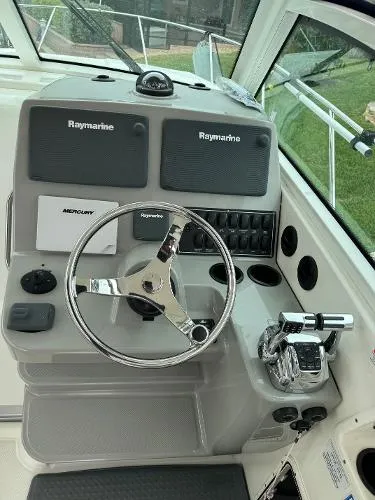 Slide: The Image of Boston Whaler 315 Conquest 2014 - 11