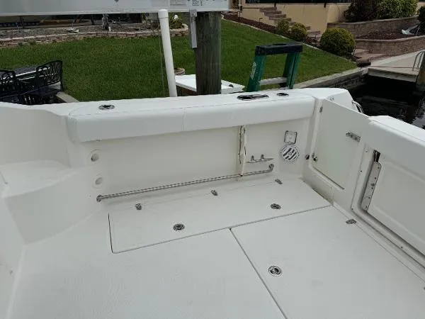 Slide: The Image of Boston Whaler 315 Conquest 2014 - 9