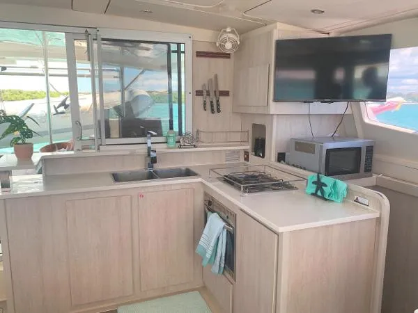 Slide: The Image of Leopard 44 Sailing catamaran 2016 - 11