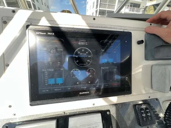 Slide: The Image of Hydra-Sports 2400 CC Vector 2005 - 10