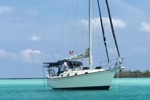 Slide: The Image of Island Packet 31 Cutter 1984 - 0