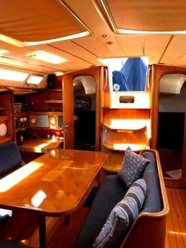 Slide: The Image of Beneteau 430 1990 - 1