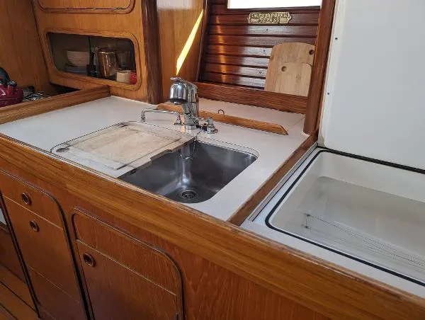Slide: The Image of Beneteau 430 1990 - 3