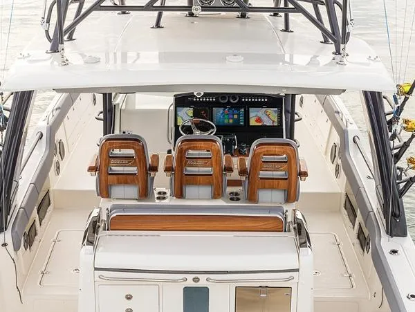 Slide: The Image of Boston Whaler 420 Outrage 2018 - 3