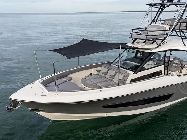 Slide: The Image of Boston Whaler 420 Outrage 2018 - 7