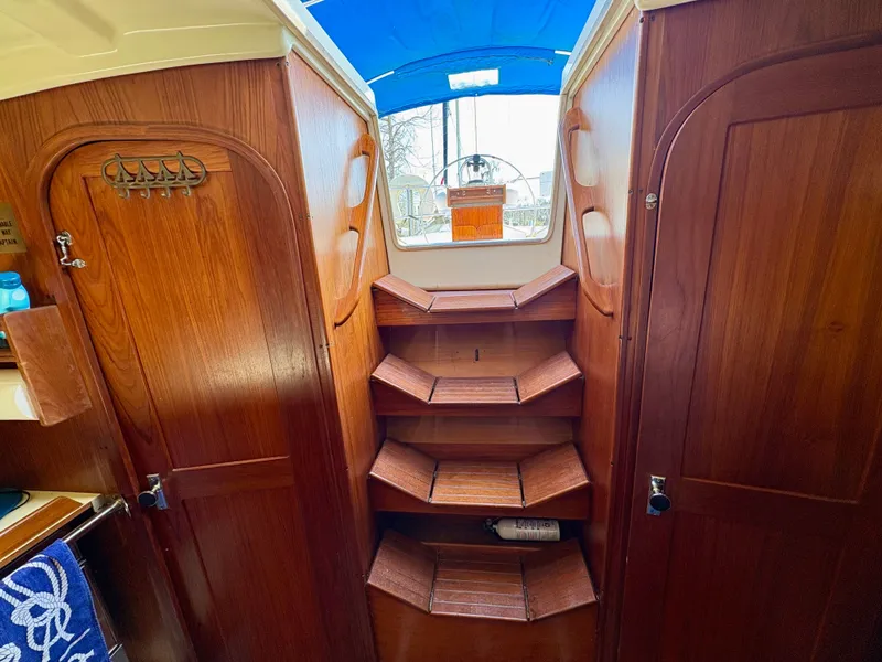 Slide: The Image of Pearson 36-2 1985 - 25