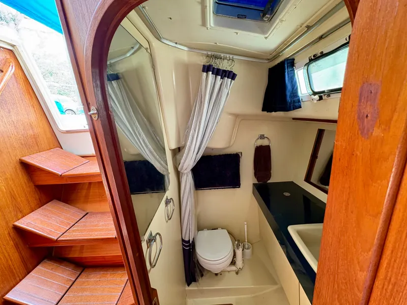 Slide: The Image of Pearson 36-2 1985 - 31