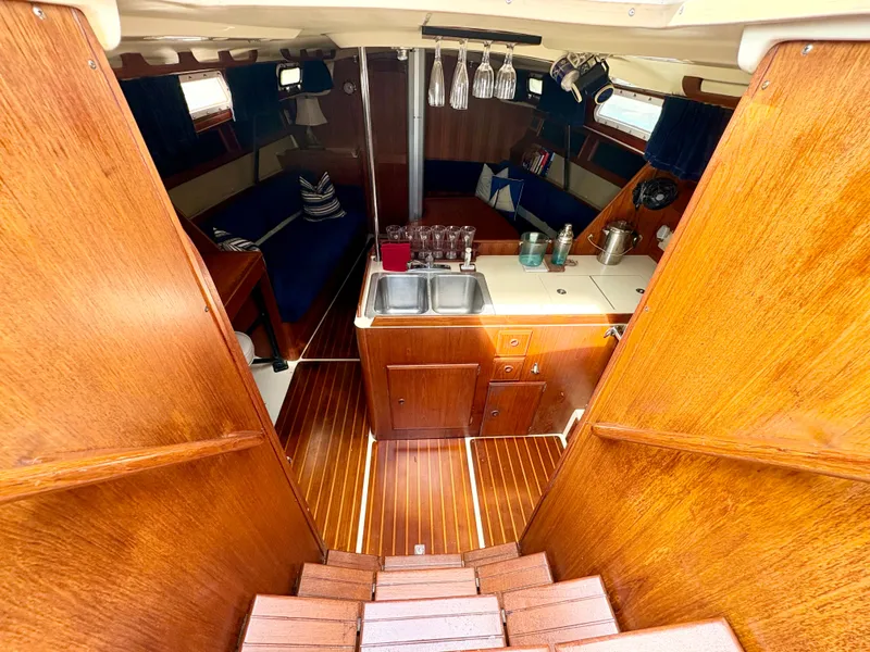 Slide: The Image of Pearson 36-2 1985 - 4