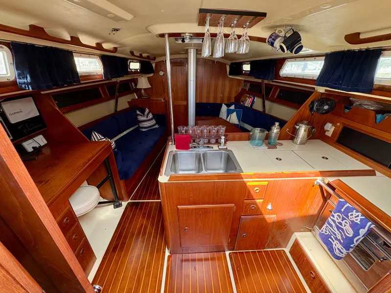 Slide: The Image of Pearson 36-2 1985 - 5