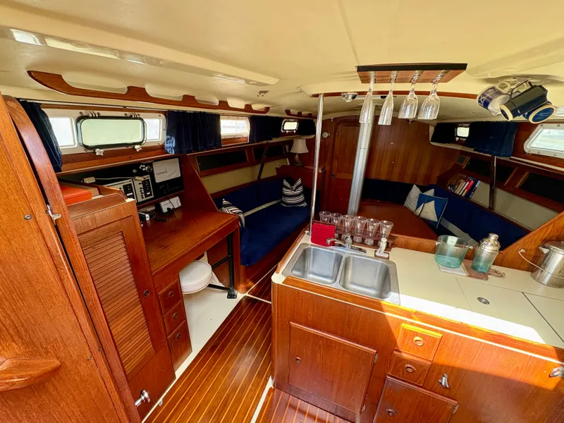 Slide: The Image of Pearson 36-2 1985 - 7