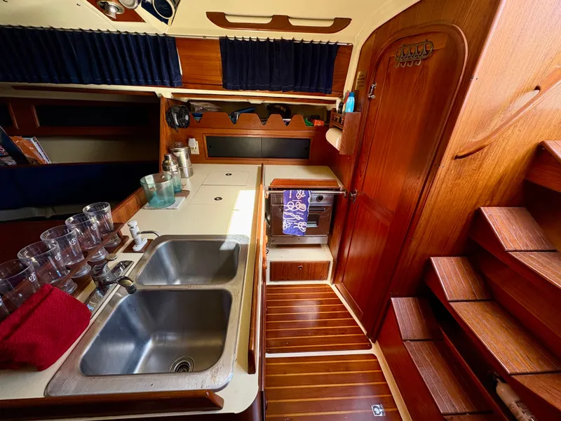 Slide: The Image of Pearson 36-2 1985 - 8