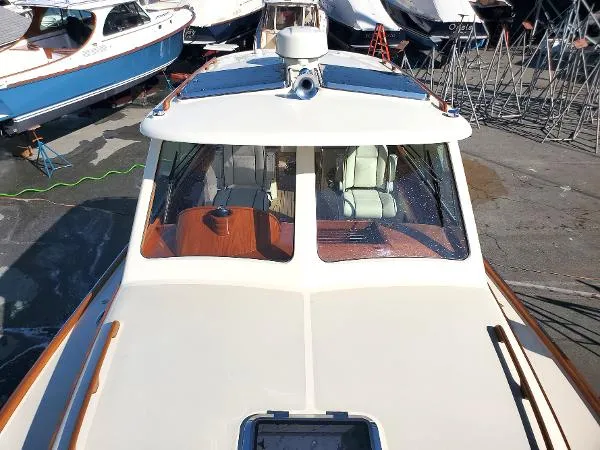 Slide: The Image of Hinckley Yachts 37 Picnic Boat MKIII 2018 - 5