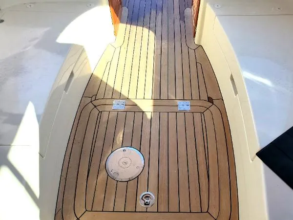 Slide: The Image of Hinckley Yachts 37 Picnic Boat MKIII 2018 - 8