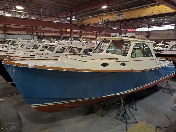Slide: The Image of Hinckley Yachts 37 Picnic Boat MKIII 2018 - 9