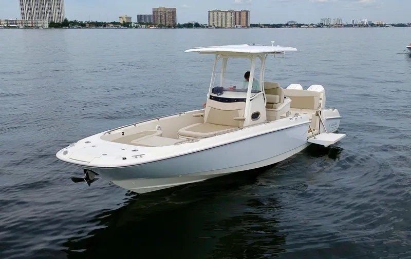 Slide: The Image of Boston Whaler 270 Dauntless 2021 - 0