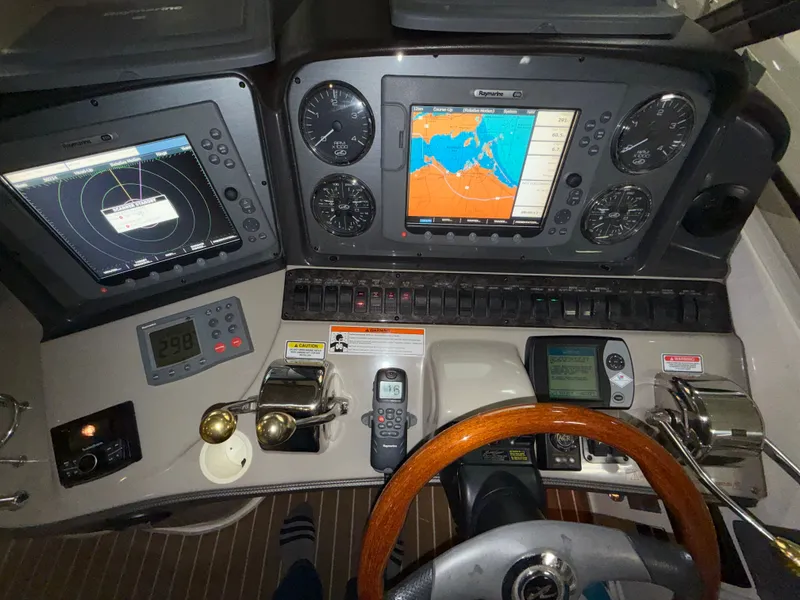 Slide: The Image of Sea Ray 44 Sundancer 2006 - 29