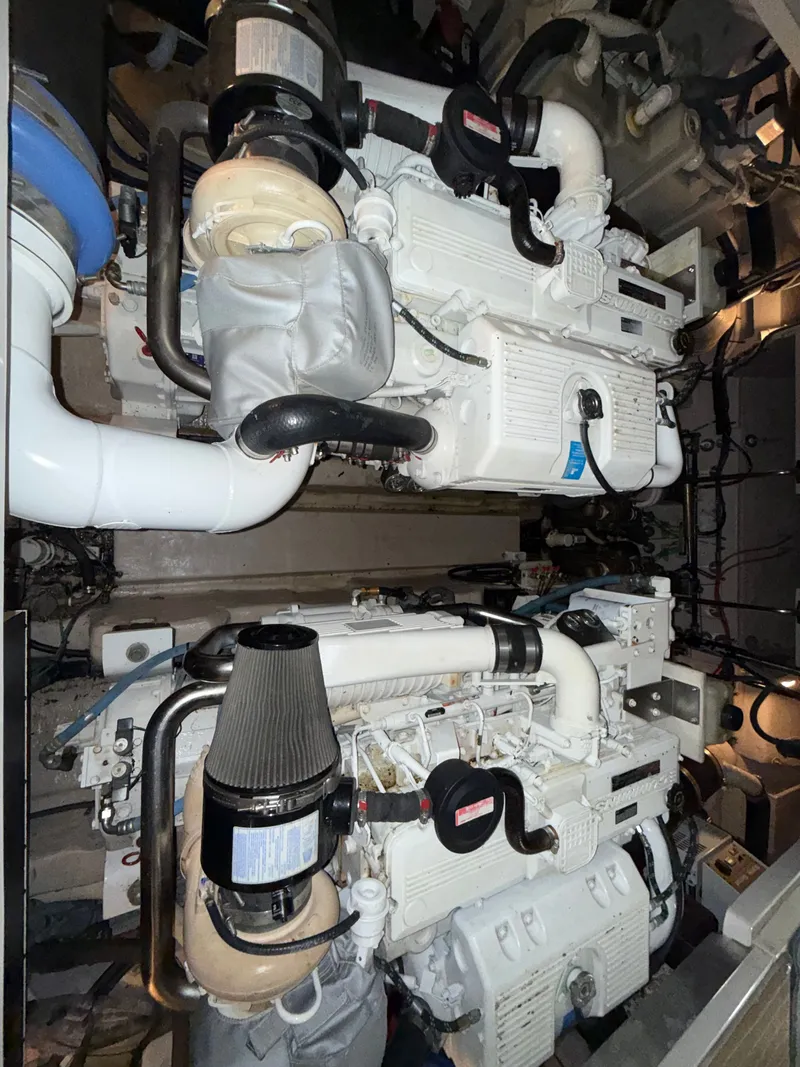 Slide: The Image of Sea Ray 44 Sundancer 2006 - 35