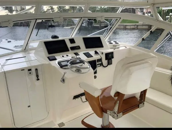 Slide: The Image of Albemarle 410 Express Fisherman 2002 - 3
