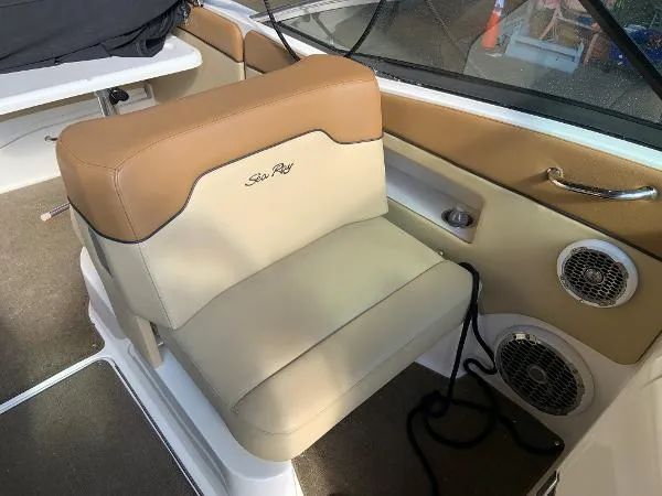 Slide: The Image of Sea Ray 300 Sundeck 2015 - 10