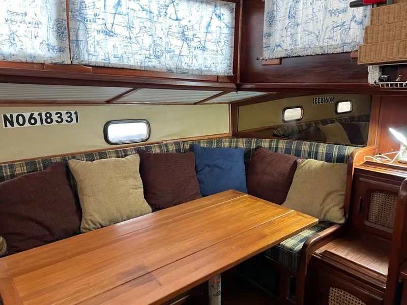 Slide: The Image of Islander Freeport 41 1978 - 10