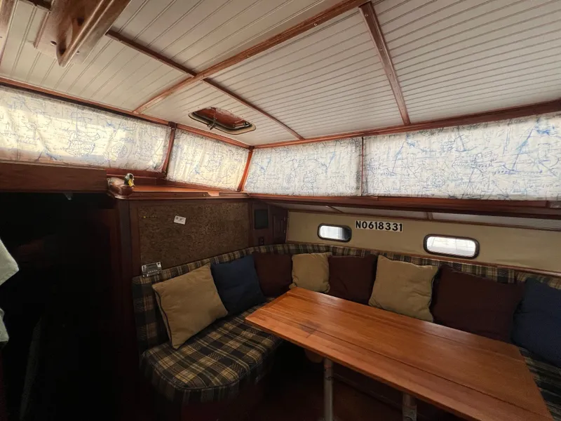 Slide: The Image of Islander Freeport 41 1978 - 13