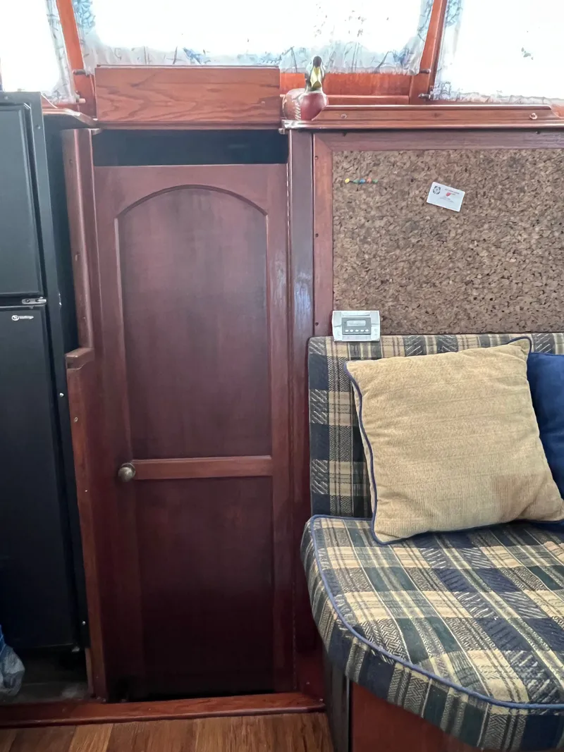 Slide: The Image of Islander Freeport 41 1978 - 16