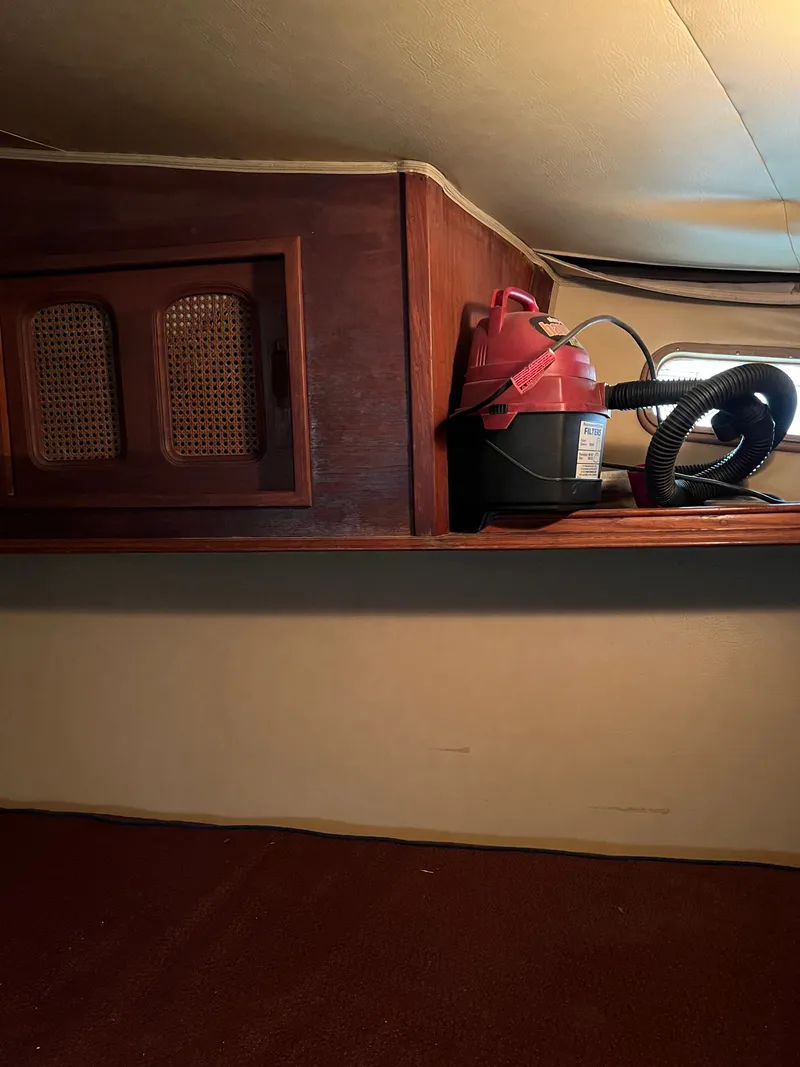 Slide: The Image of Islander Freeport 41 1978 - 20