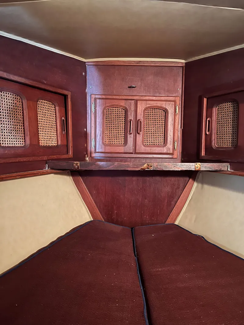 Slide: The Image of Islander Freeport 41 1978 - 21