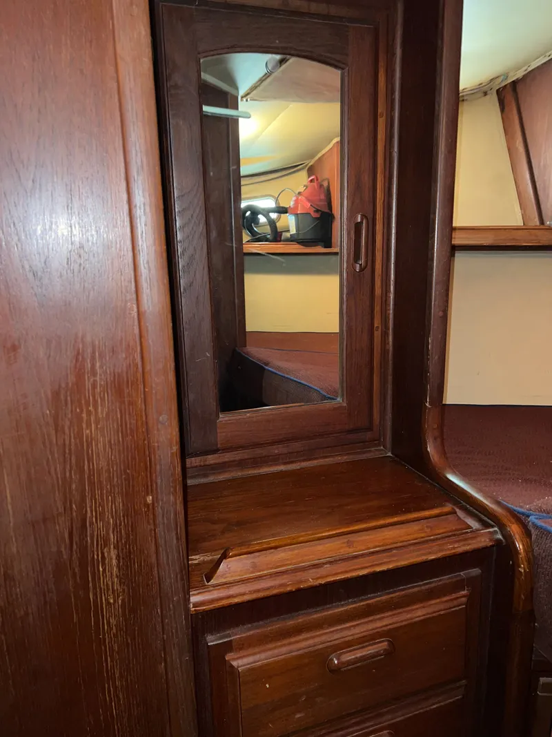 Slide: The Image of Islander Freeport 41 1978 - 24