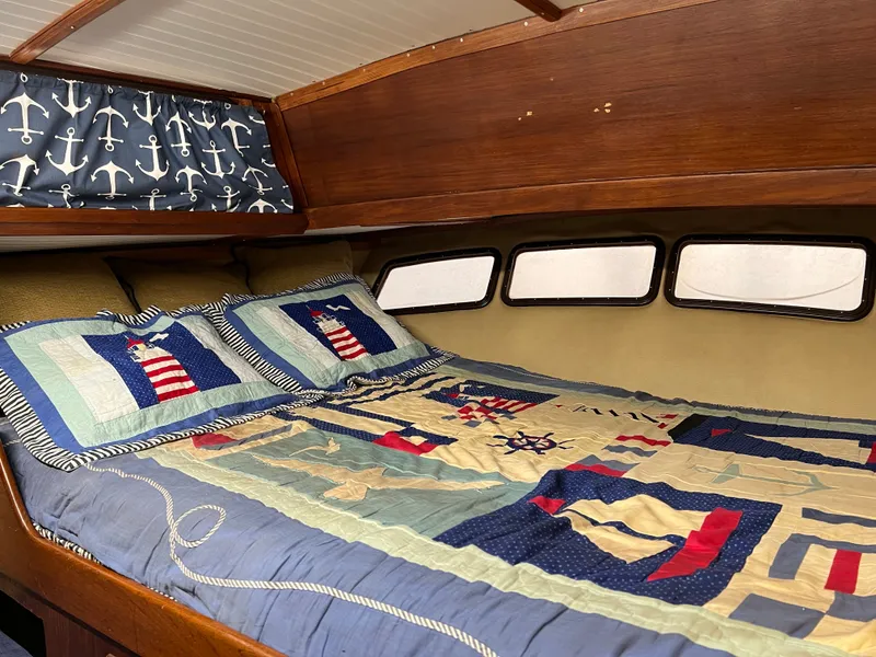 Slide: The Image of Islander Freeport 41 1978 - 26