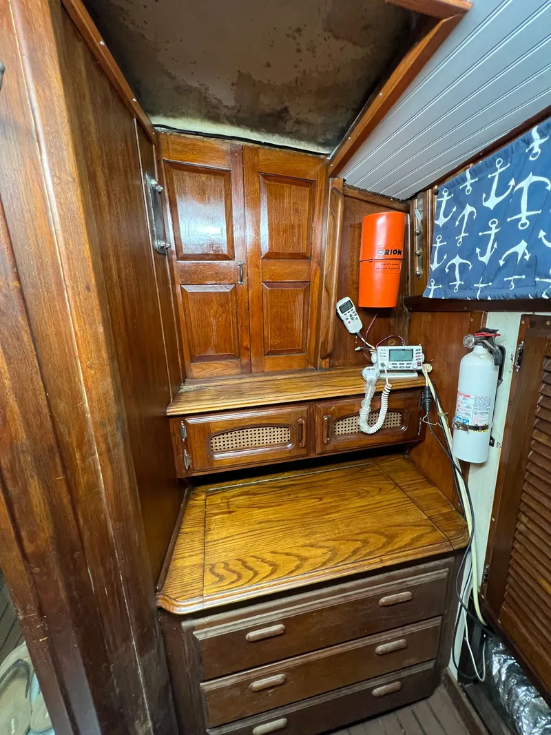 Slide: The Image of Islander Freeport 41 1978 - 27