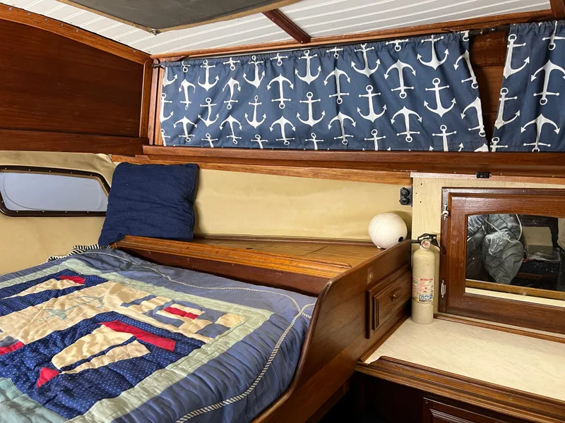 Slide: The Image of Islander Freeport 41 1978 - 28