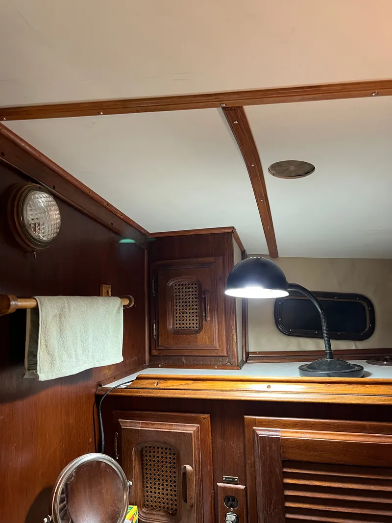 Slide: The Image of Islander Freeport 41 1978 - 8