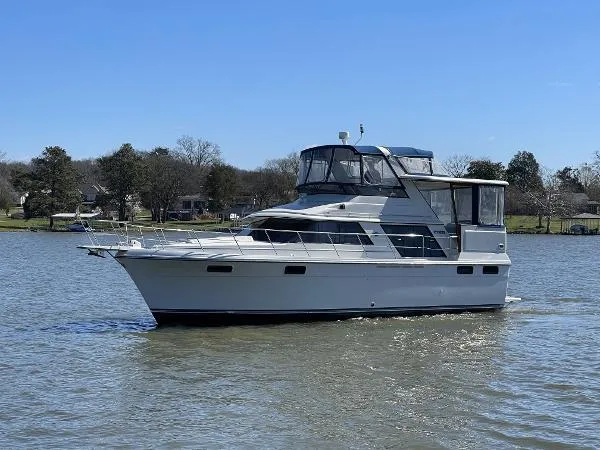 Slide: The Image of Carver Yachts 4207 Aft Cabin Motoryacht 1990 - 0