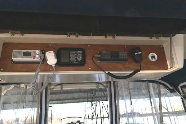 Slide: The Image of Carver Yachts 4207 Aft Cabin Motoryacht 1990 - 10