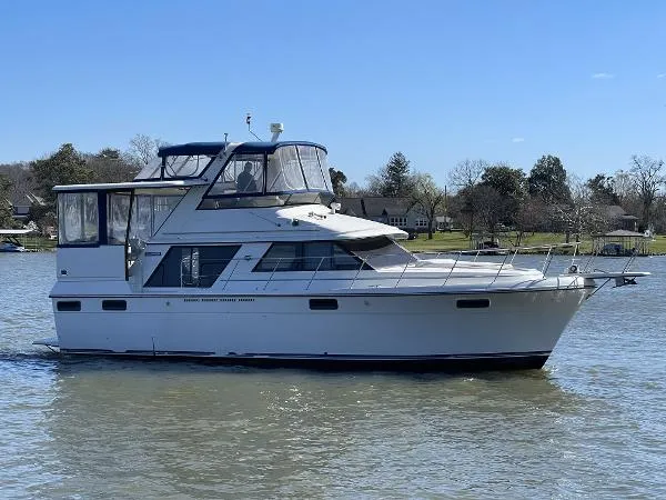 Slide: The Image of Carver Yachts 4207 Aft Cabin Motoryacht 1990 - 3