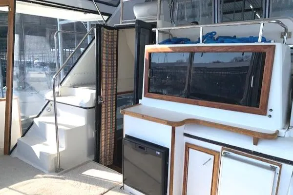 Slide: The Image of Carver Yachts 4207 Aft Cabin Motoryacht 1990 - 6