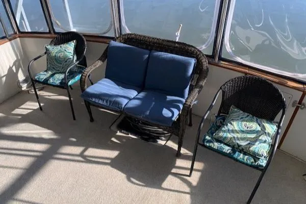 Slide: The Image of Carver Yachts 4207 Aft Cabin Motoryacht 1990 - 7