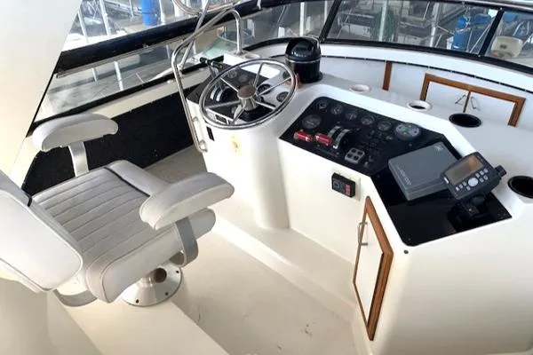 Slide: The Image of Carver Yachts 4207 Aft Cabin Motoryacht 1990 - 8