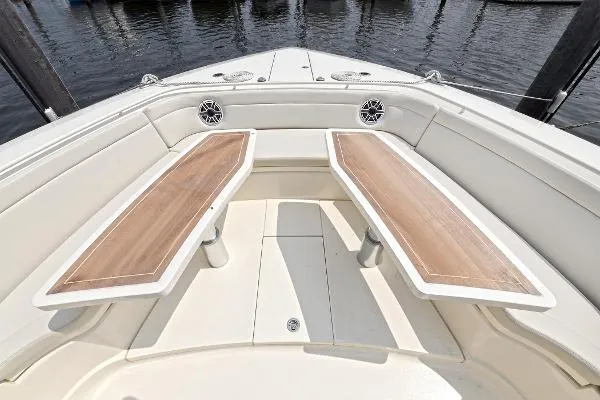 Slide: The Image of Scout 530 LXF 2021 - 9