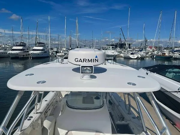 Slide: The Image of Boston Whaler 320 Outrage Cuddy Cabin 2008 - 9