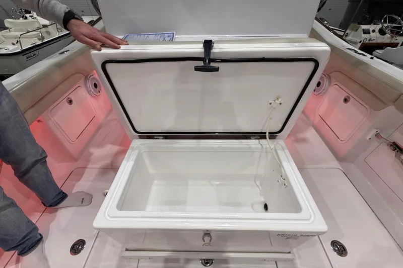 Slide: The Image of Control panel of 2021 Mag Bay 33 CC boat with throttle and display. - 44