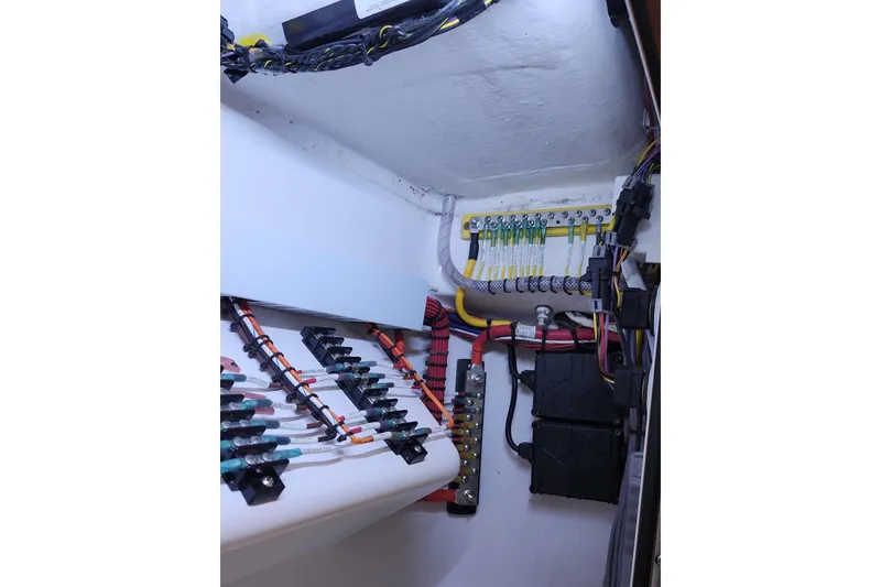 Slide: The Image of Electrical wiring system inside 2021 Mag Bay 33 CC boat. - 98