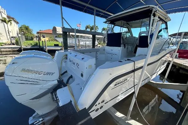 Slide: The Image of Boston Whaler Conquest 315 2015 - 0