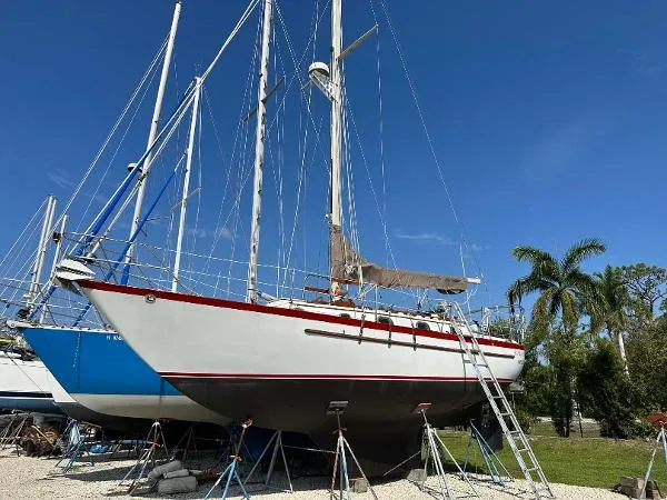 Slide: The Image of Pacific Seacraft Sloop 1988 - 1